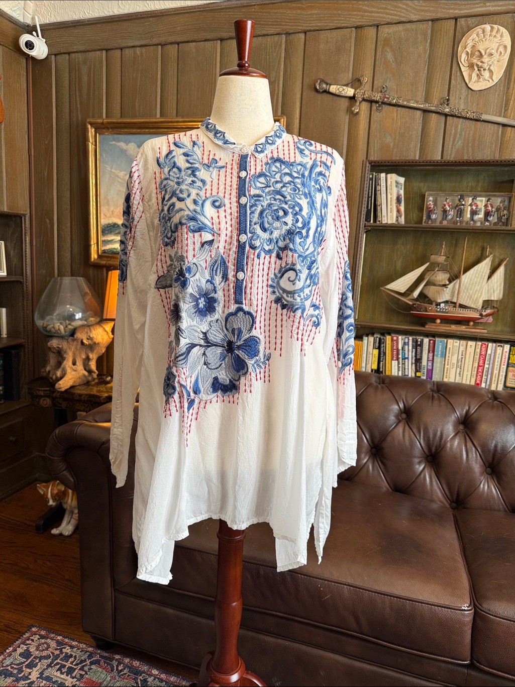 Johnny Was White Gilani Tunic With Blue Floral Accents